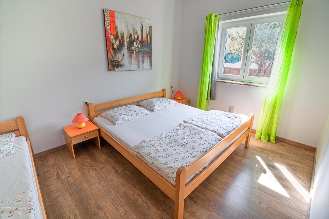 Apartments Sandra Kornić المظهر الخارجي الصورة