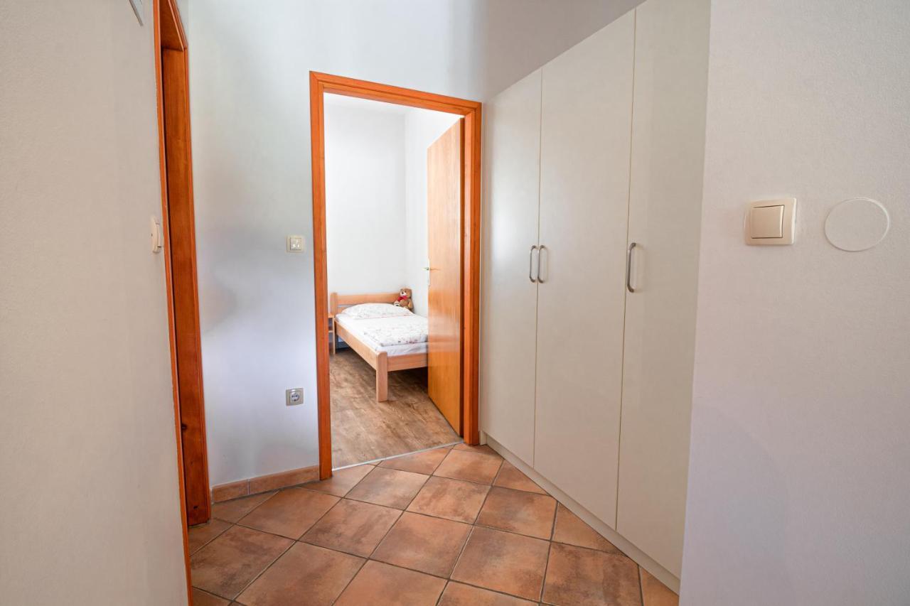 Apartments Sandra Kornić المظهر الخارجي الصورة