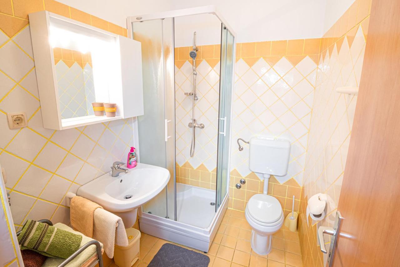 Apartments Sandra Kornić المظهر الخارجي الصورة