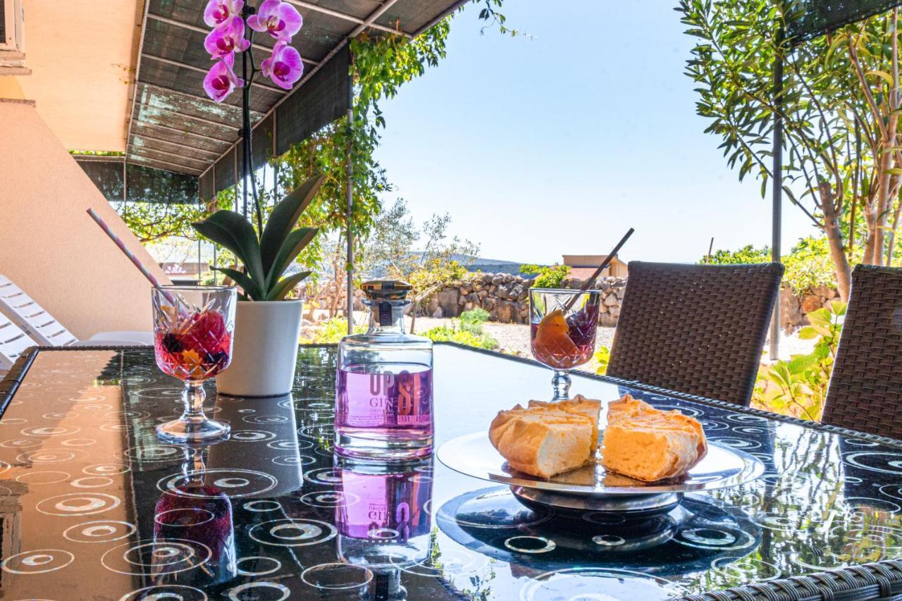 Apartments Sandra Kornić المظهر الخارجي الصورة